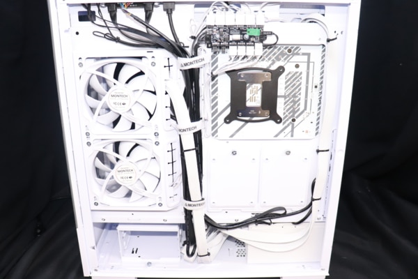 PC組立代行 白くシンプルに仕上げた、派手すぎないデザインのPC構成 ドスパラ大阪・なんば店